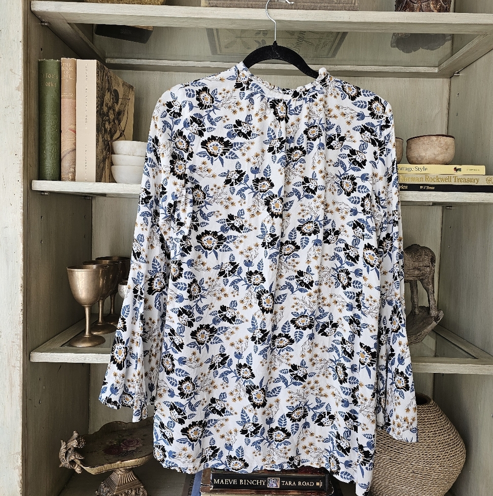 Free People Magic Mystery Floral Printed Tunic / Mini Dress in Ivory Blue Ditsy - Picture 9 of 10